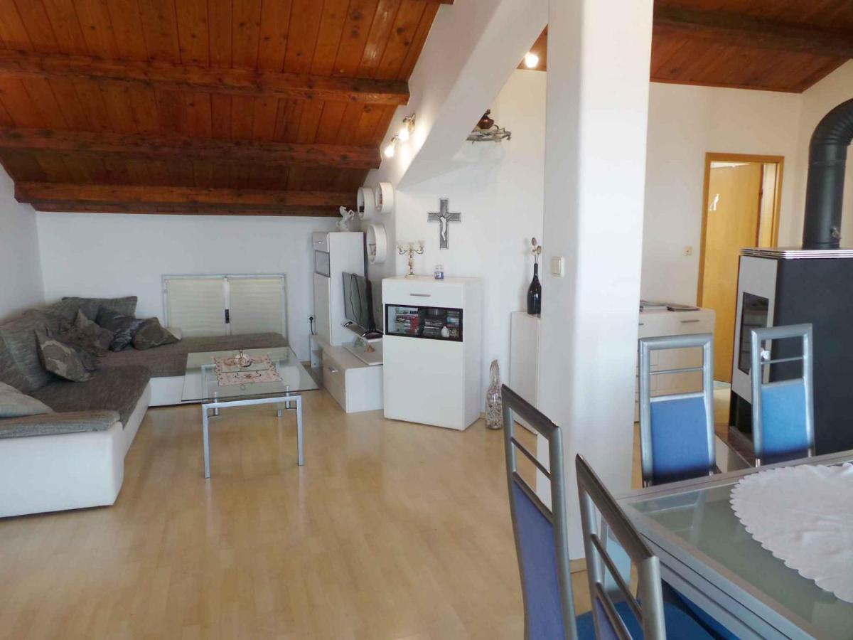 Apartment In Lovran 34848 ภายนอก รูปภาพ